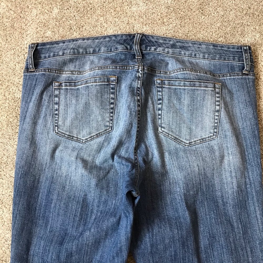TORRID Premium DISTRESSED Boyfriend SKINNY JEANS - Picture 4 of 8